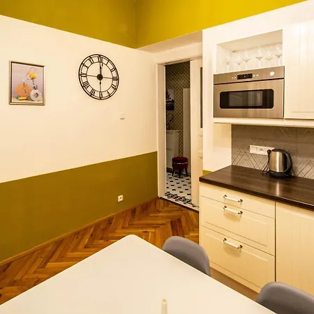 Colorful 3bdr In Old Town Πράγα