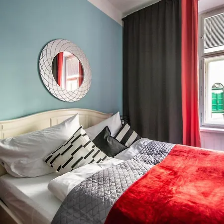 Colorful 3bdr In Old Town