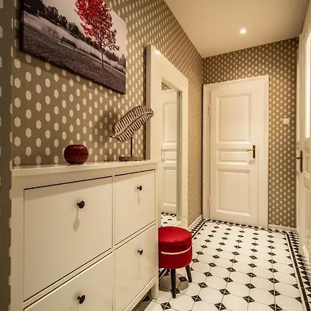 Апартаменты Colorful 3bdr In Old Town Прага