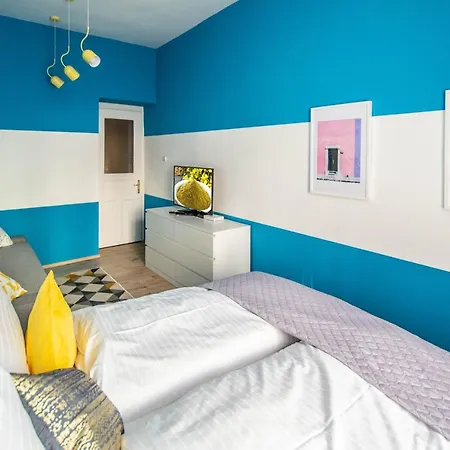 Апартаменты Colorful 3bdr In Old Town Прага